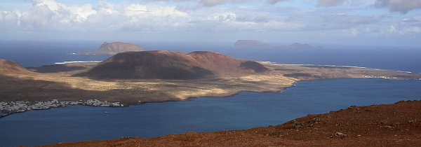 La Graciosa and other islets to the north of Lanzarote © Teresa Farino